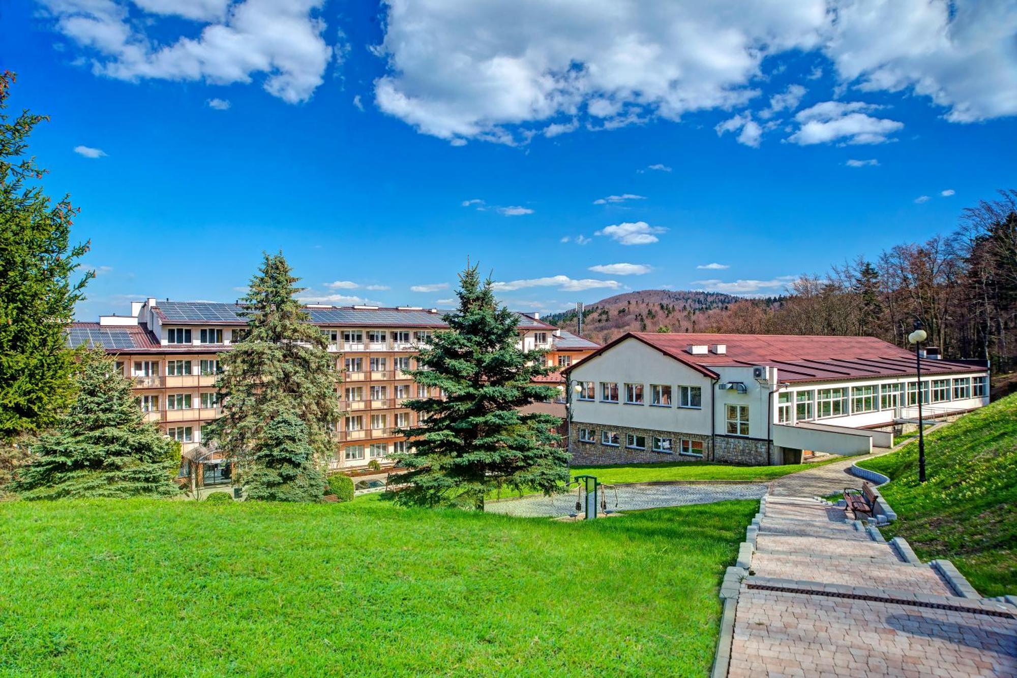 Hotel Kzzg W Polsce, Gornicze Sanatorium Zwiazkowe "Gornik" Iwonicz-Zdrój Esterno foto