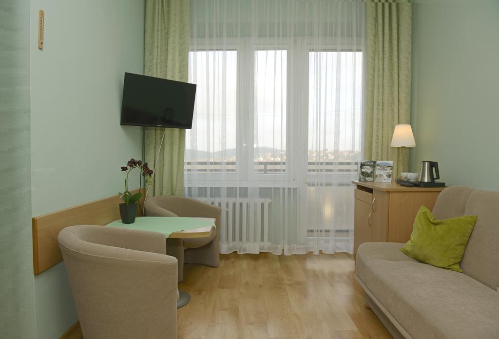 Hotel Kzzg W Polsce, Gornicze Sanatorium Zwiazkowe "Gornik" Iwonicz-Zdrój Esterno foto