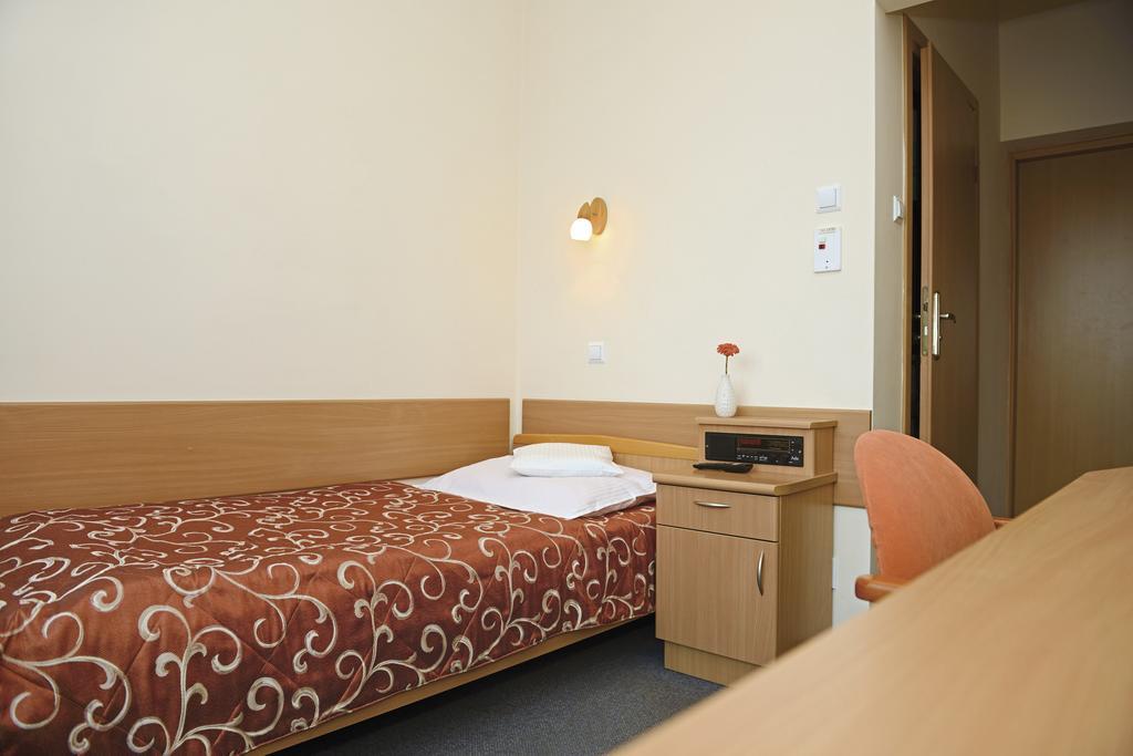 Hotel Kzzg W Polsce, Gornicze Sanatorium Zwiazkowe "Gornik" Iwonicz-Zdrój Camera foto