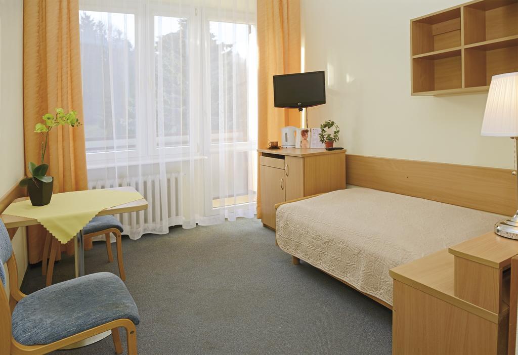 Hotel Kzzg W Polsce, Gornicze Sanatorium Zwiazkowe "Gornik" Iwonicz-Zdrój Camera foto