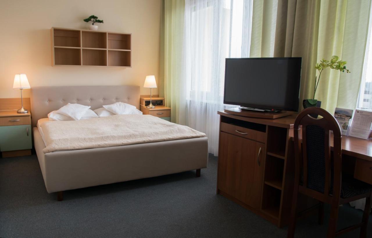 Hotel Kzzg W Polsce, Gornicze Sanatorium Zwiazkowe "Gornik" Iwonicz-Zdrój Esterno foto