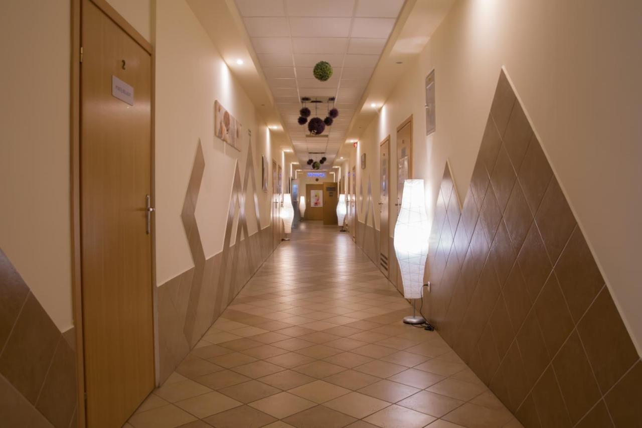 Hotel Kzzg W Polsce, Gornicze Sanatorium Zwiazkowe "Gornik" Iwonicz-Zdrój Esterno foto