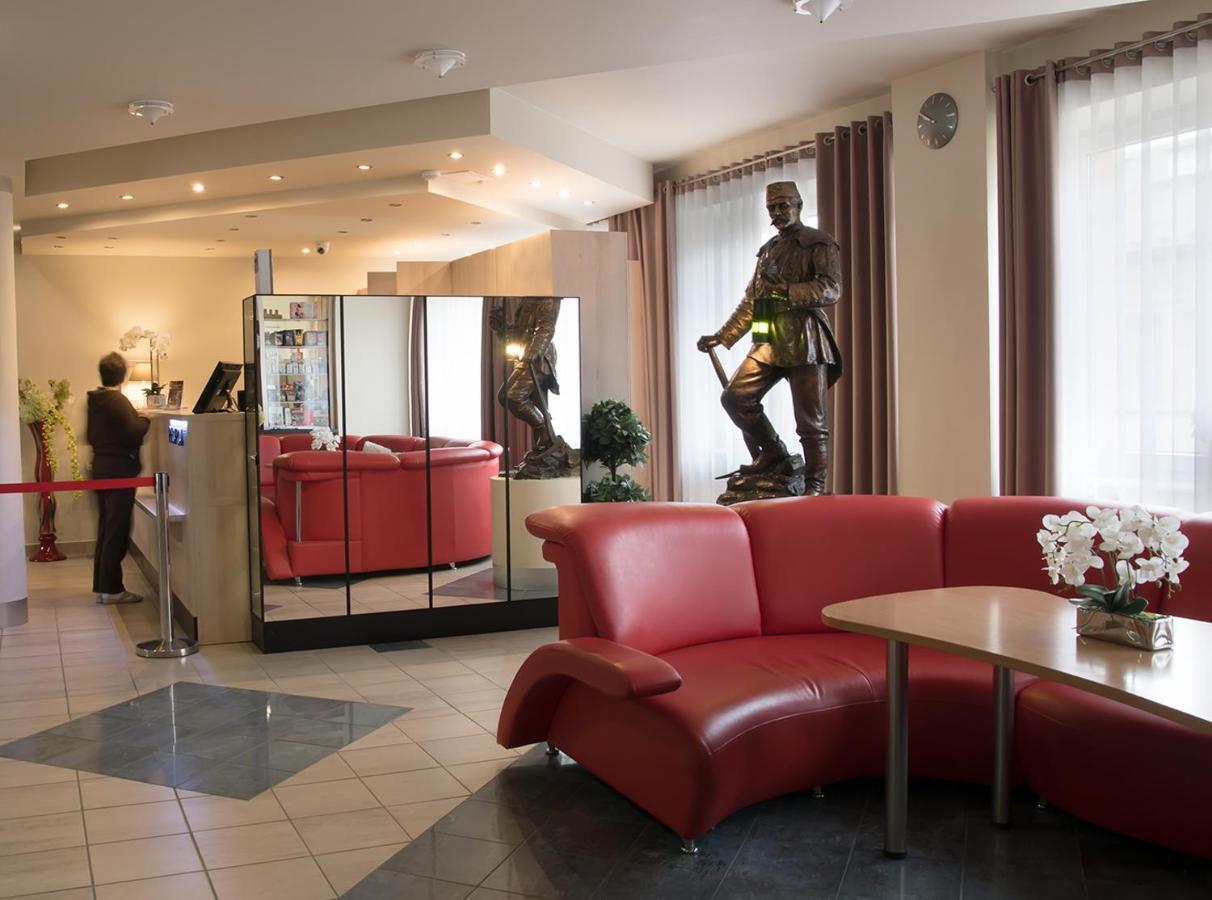 Hotel Kzzg W Polsce, Gornicze Sanatorium Zwiazkowe "Gornik" Iwonicz-Zdrój Esterno foto